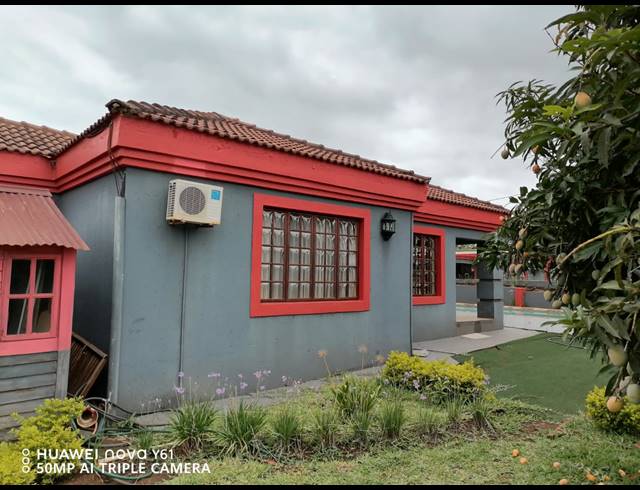 1,200M² GUESTHOUSE FOR SALE IN THOHOYANDOU RURAL